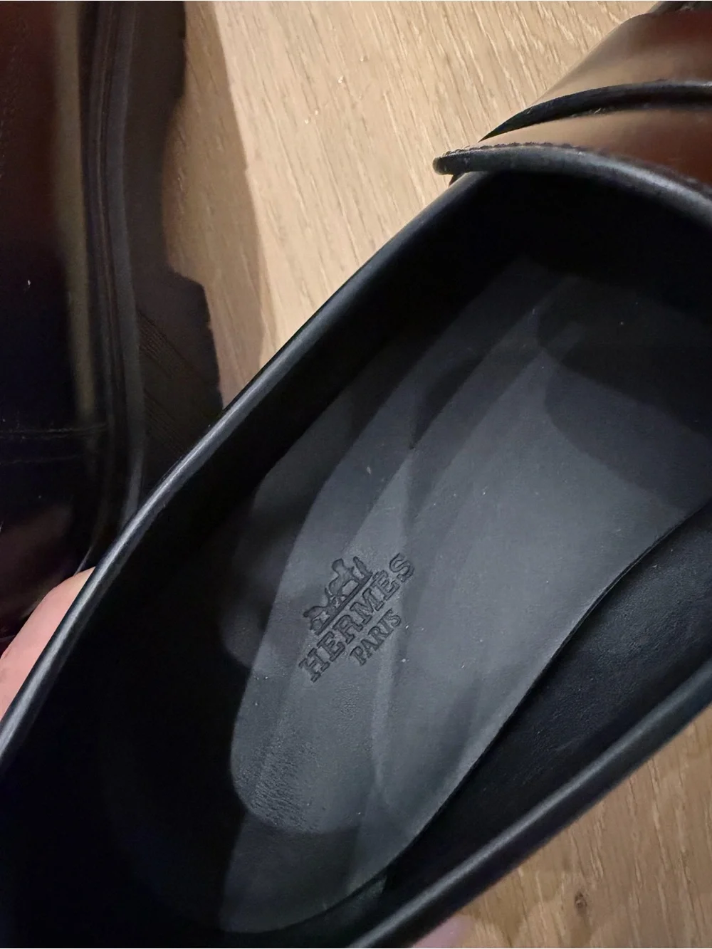 Elegant Hermes Hitch Loafers - Black Glacéd Calfskin - Size 40